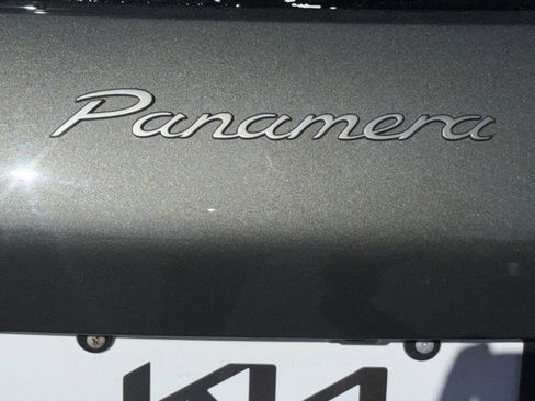 Used 2022 Porsche Panamera Platinum Edition image 10