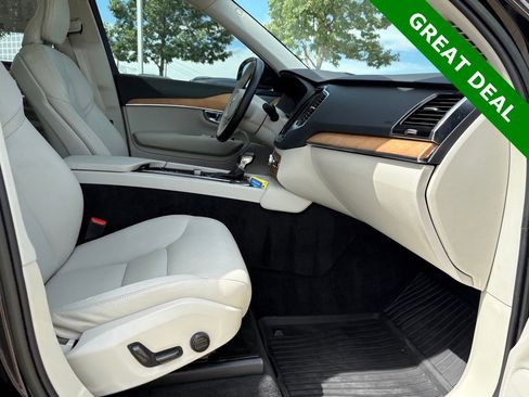 Used 2022 Volvo XC90 T6 Momentum w/ Advanced Package AWD/4WD image 38