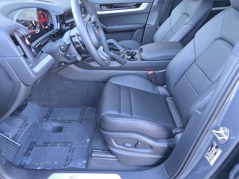 New 2026 Porsche Cayenne image 5