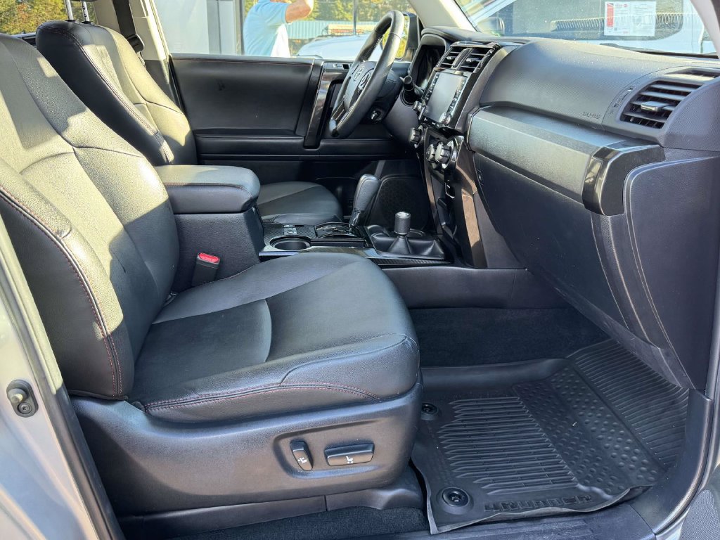 Used 2021 Toyota 4Runner Venture w/ Moonroof Package AWD/4WD image 14