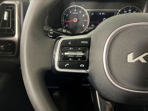 Certified 2023 Kia Sorento LX AWD/4WD image 11