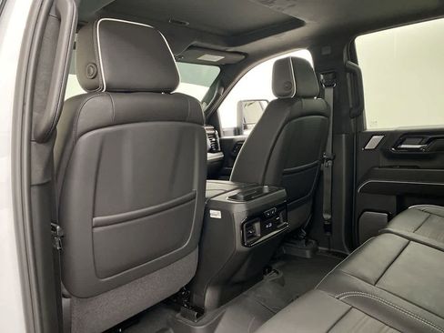 Used 2026 GMC Sierra 2500 AT4X w/ AT4X AEV Edition image 14