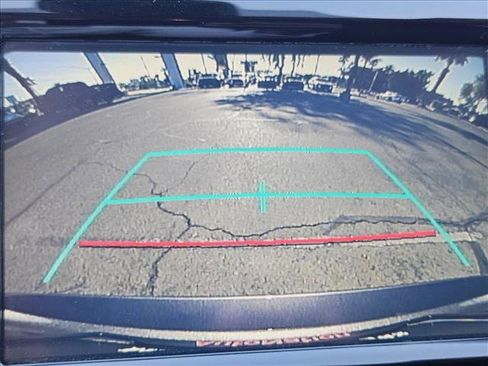 Used 2019 Toyota Camry LE FWD image 13