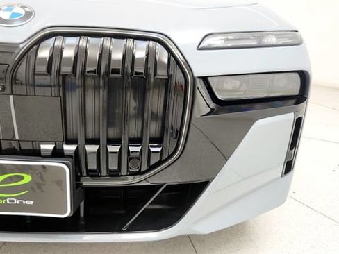 Used 2026 BMW 740i xDrive AWD/4WD image 25