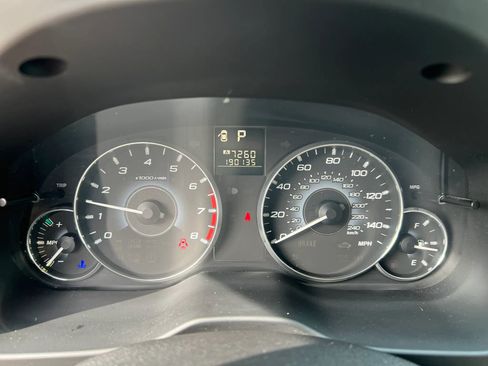 Used 2010 Subaru Outback 2.5i Limited AWD/4WD image 12