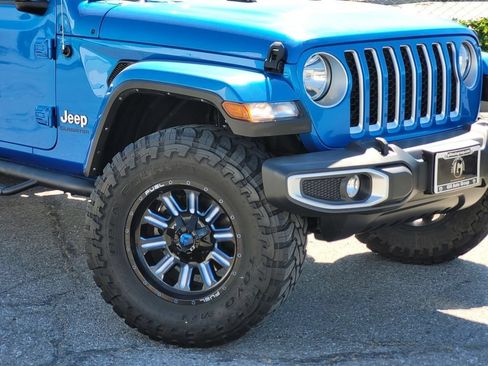 Used 2021 Jeep Gladiator Overland AWD/4WD image 9