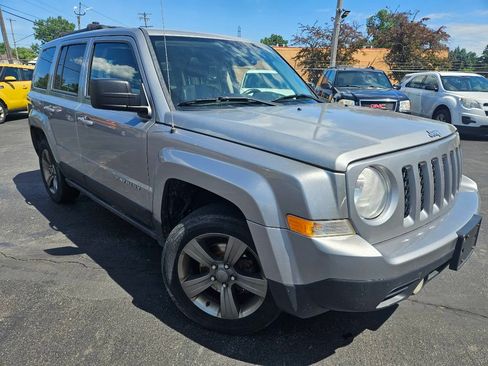 Used 2015 Jeep Patriot High Altitude AWD/4WD image 3