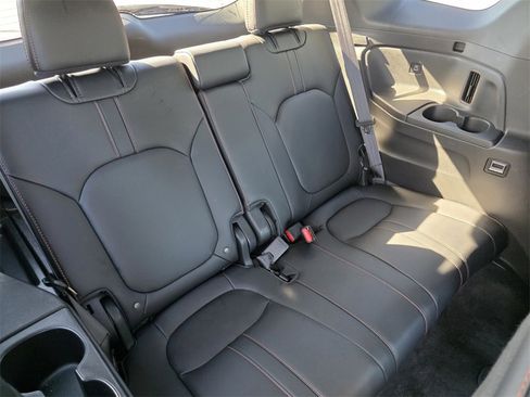 Used 2023 Honda Pilot TrailSport image 32