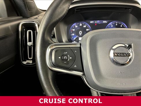 Used 2019 Volvo XC40 T5 Momentum AWD/4WD image 11