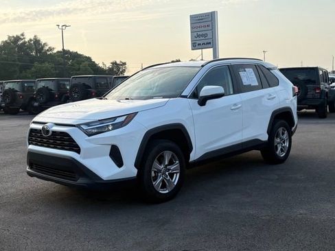 Used 2025 Toyota RAV4 XLE FWD image 3