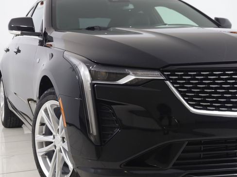 Used 2021 Cadillac CT4 Luxury w/ Cold Weather Package AWD/4WD image 17