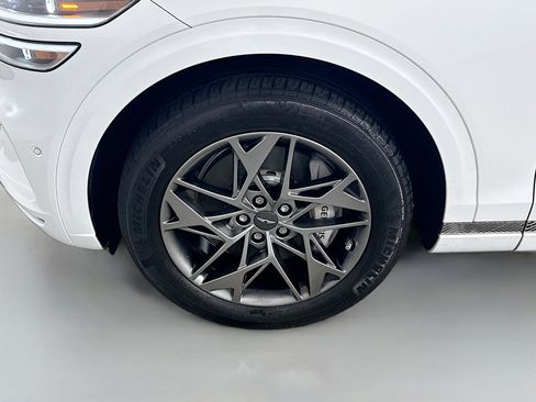 Used 2023 Genesis GV70 2.5T w/ Advanced Package image 38