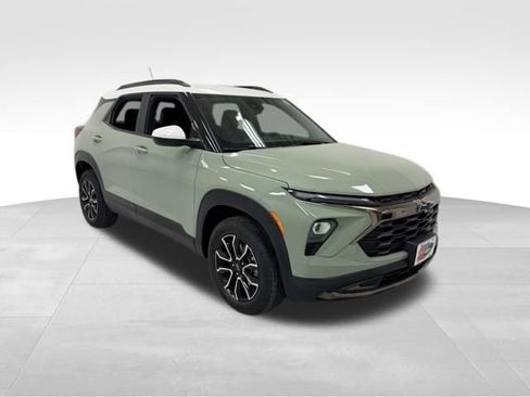 Certified 2025 Chevrolet TrailBlazer ACTIV w/ Driver Confidence Package AWD/4WD image 7