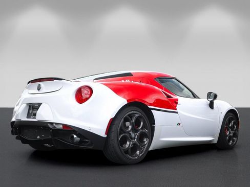 Used 2017 Alfa Romeo 4C Coupe w/ Coupe Track Package 1 RWD image 3