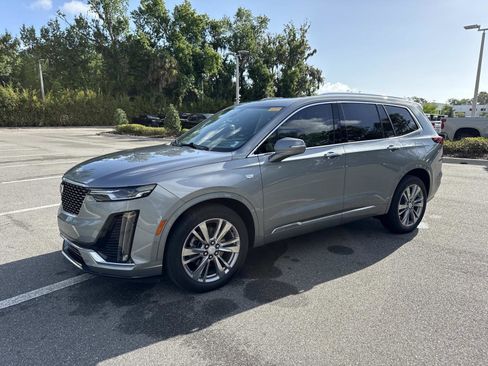 Used 2023 Cadillac XT6 Premium Luxury w/ Technology Package AWD/4WD image 7