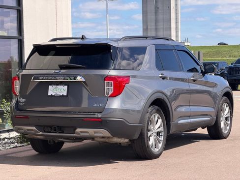 Used 2023 Ford Explorer XLT w/ Equipment Group 202A AWD/4WD image 5