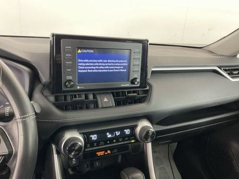 Used 2021 Toyota RAV4 LE image 18