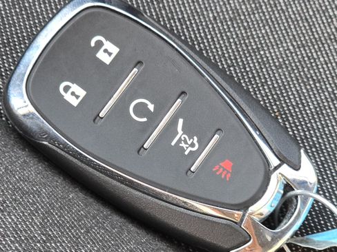 Used 2019 Chevrolet Equinox LT FWD image 32