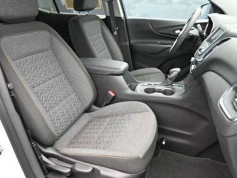 Used 2023 Chevrolet Equinox LT AWD/4WD image 30