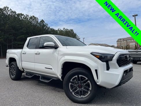 Used 2024 Toyota Tacoma TRD Sport image 1