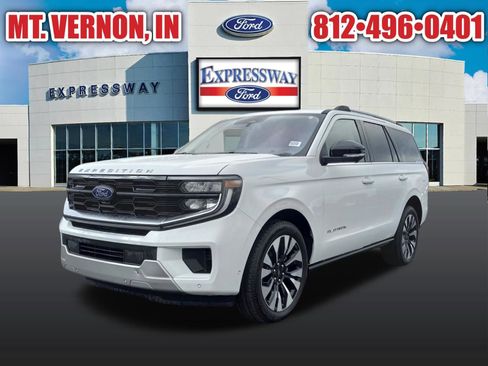 Used 2025 Ford Expedition Platinum w/ Driver's Package AWD/4WD image 3