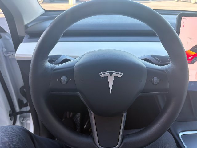 Used 2022 Tesla Model Y Long Range AWD/4WD image 19