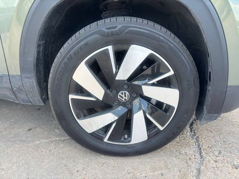 Used 2026 Volkswagen Atlas Cross Sport SE AWD/4WD image 34