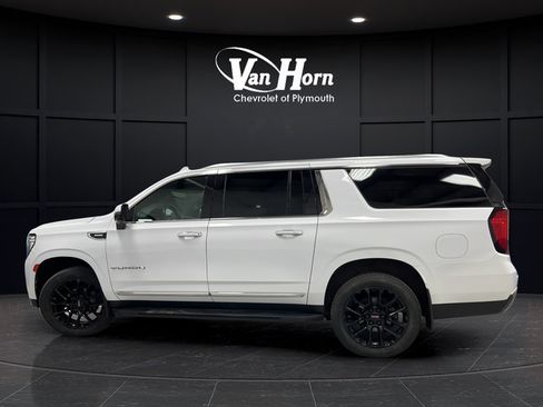 Used 2022 GMC Yukon XL SLT w/ SLT Luxury Package AWD/4WD image 4