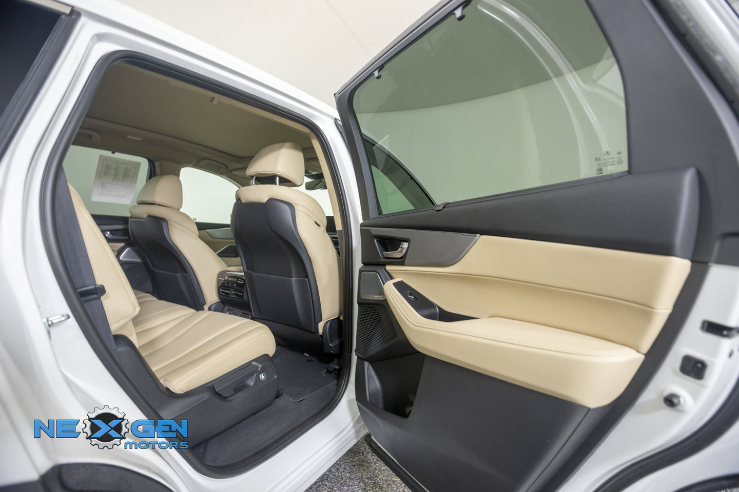 Used 2025 Acura MDX w/ Technology Package AWD/4WD image 42