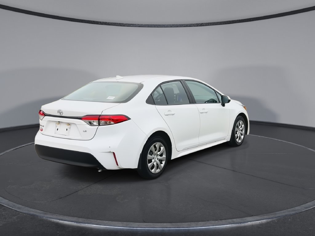 Used 2026 Toyota Corolla LE FWD image 8