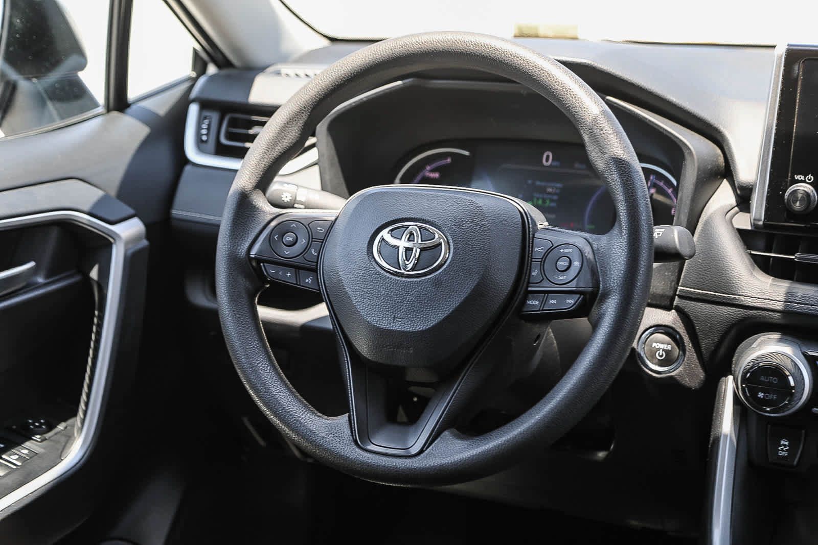 Certified 2025 Toyota RAV4 XLE AWD/4WD image 14