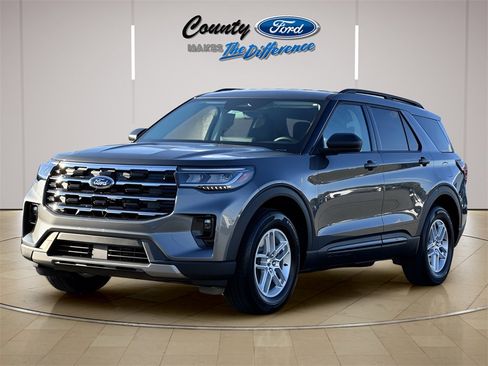 New 2026 Ford Explorer Active w/ Active Comfort Package image 2