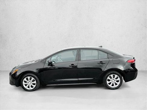 Used 2024 Toyota Corolla LE FWD image 4
