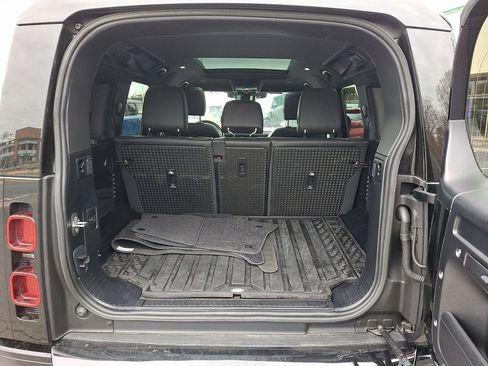 Certified 2023 Land Rover Defender 110 X-Dynamic SE image 26