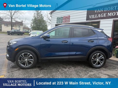Used 2023 Buick Encore GX Select w/ Safety Package II FWD image 2