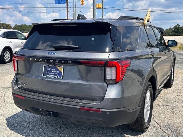 Certified 2025 Ford Explorer Active RWD image 3