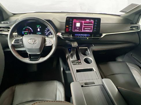 Used 2021 Toyota Sienna XSE FWD image 30