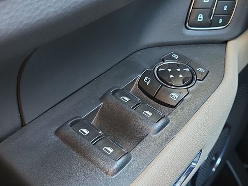 Used 2022 Ford Expedition Limited image 14