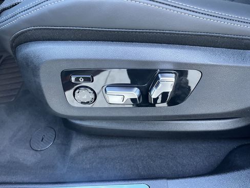 New 2026 BMW X6 xDrive40i w/ Climate Comfort Package image 15