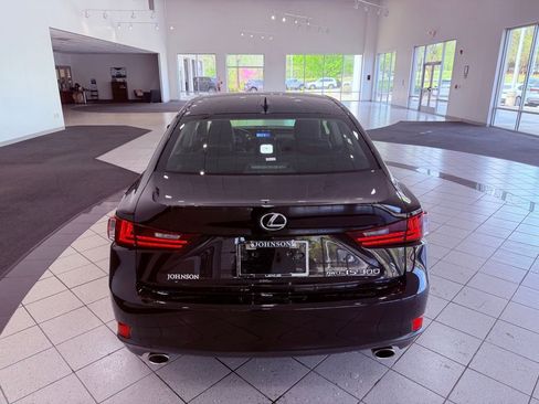 Used 2016 Lexus IS 300 AWD image 10