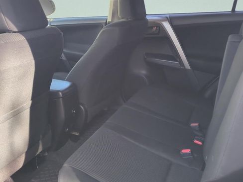 Used 2017 Toyota RAV4 LE image 19