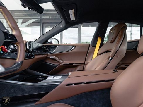 Used 2026 Ferrari Purosangue image 23