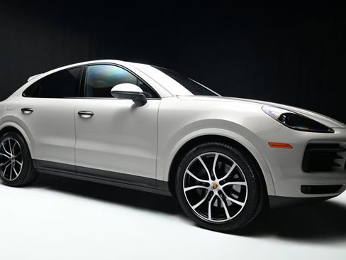 Used 2021 Porsche Cayenne S image 36