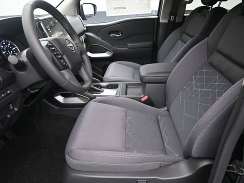 Used 2025 Nissan Frontier SV w/ SV Convenience Package AWD/4WD image 12