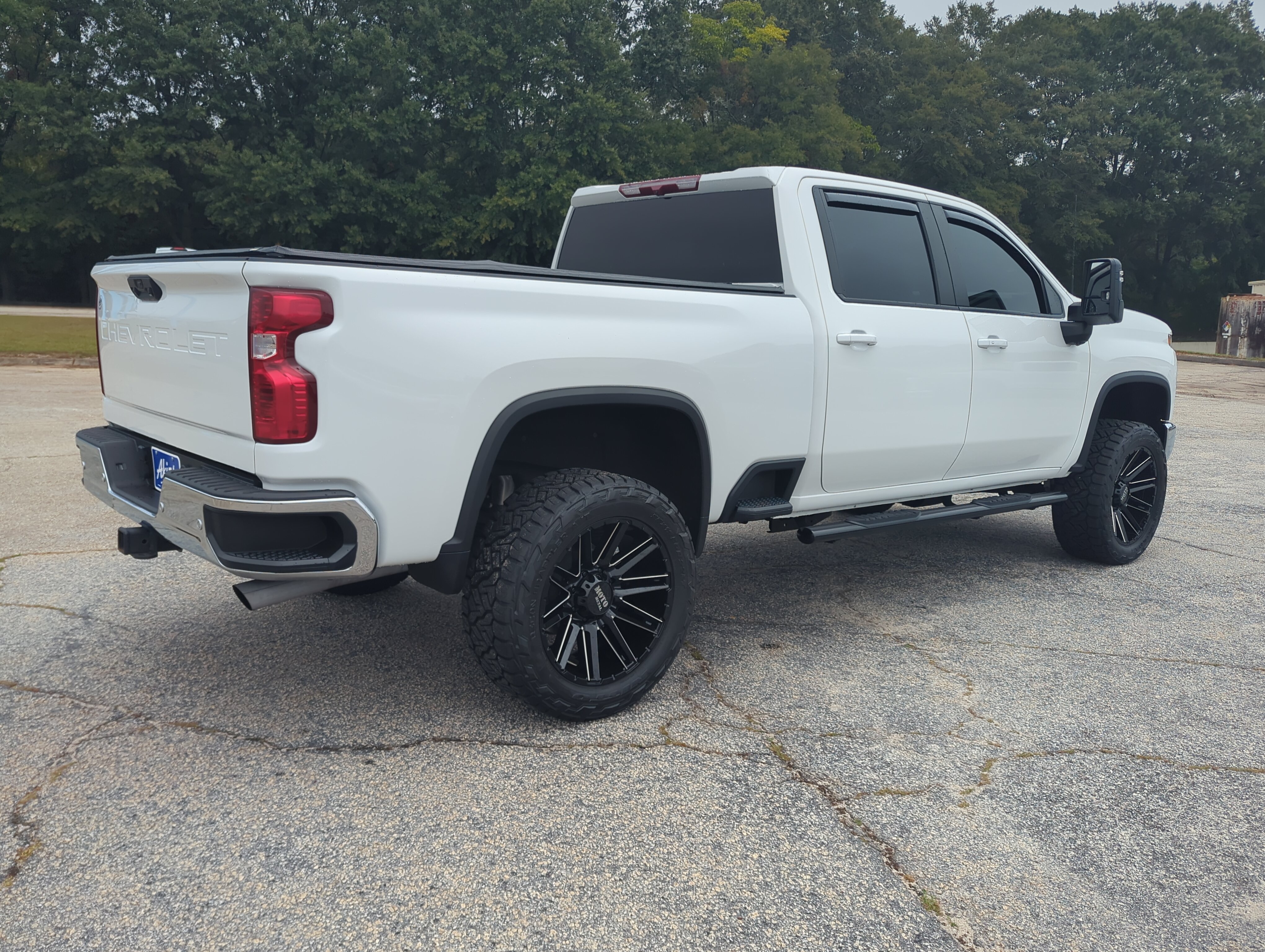 Used 2024 Chevrolet Silverado 2500 LT w/ All Star Edition AWD/4WD image 3