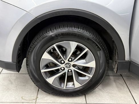 Used 2017 Toyota RAV4 XLE AWD/4WD image 39
