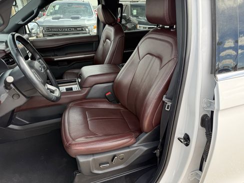 Used 2023 Ford Expedition Limited image 39