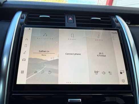 New 2026 Land Rover Discovery S image 17