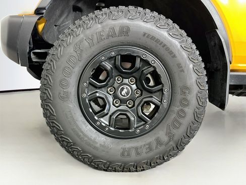 Used 2022 Ford Bronco Black Diamond AWD/4WD image 11