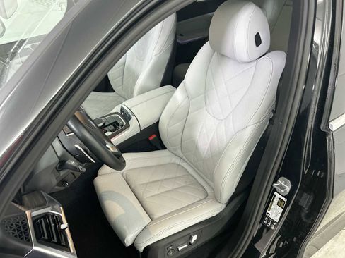 Used 2024 BMW X5 xDrive40i w/ Premium Package image 13